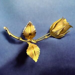 Vintage GIOVANNI Gold-Tone Rose Brooch